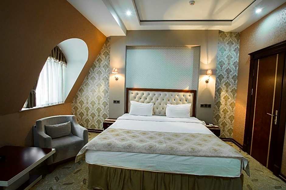 Grand Hotel