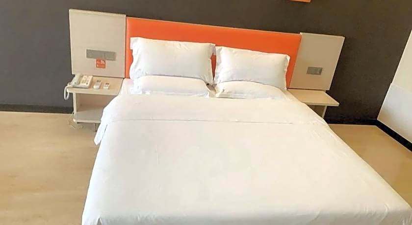 7 Days Premium Jingjiang Fuhai New World Automobile Terminal Branch