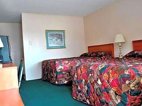 Travelers Lodge Marshall