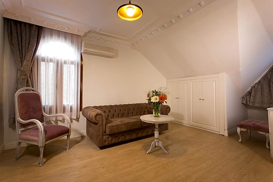 Villa Blanche Hotel SPA & Garden Pool