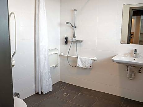 Standard Double Room with Sofa Bed - Disability Access
