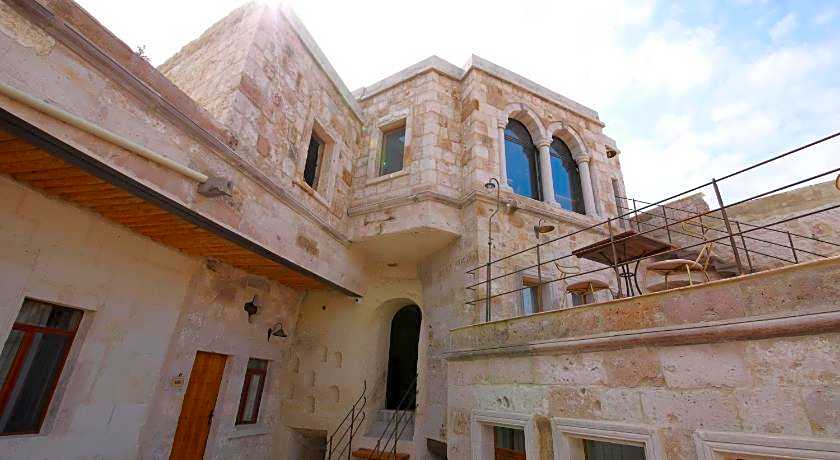Sarnich Cave Suites