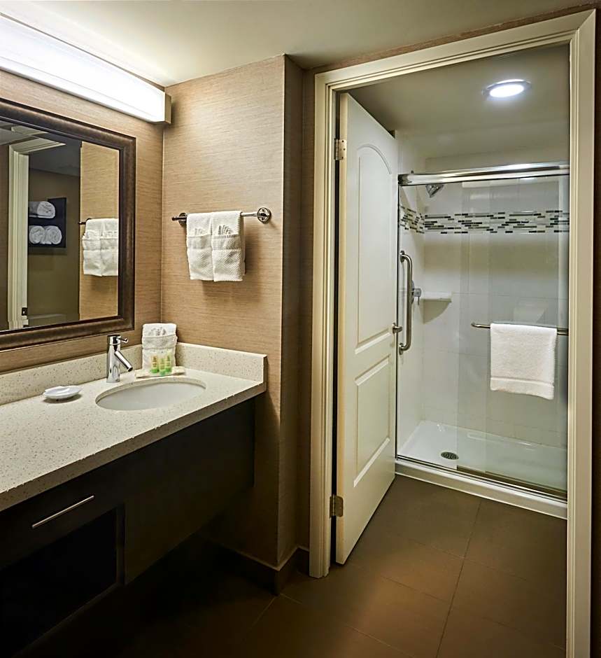 Staybridge Suites Hamilton - Downtown By IHG
