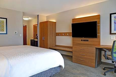 King Room - Hearing Accessible - Non-Smoking