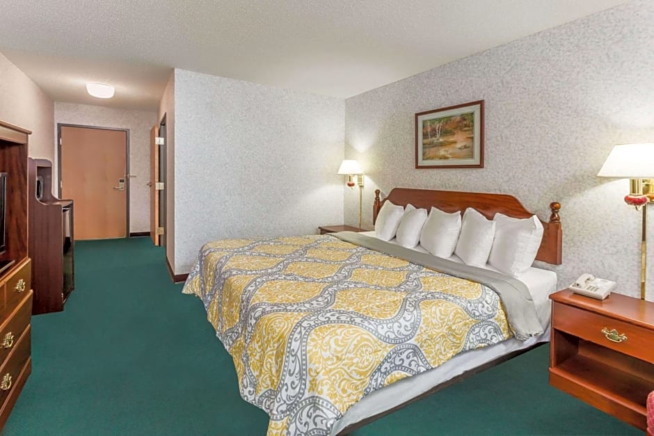 Days Inn by Wyndham Battlefield Rd/Hwy 65