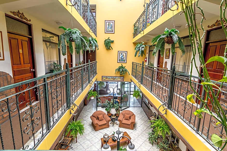 Hotel Amón Real