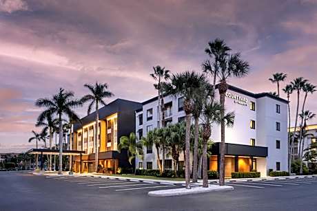 Courtyard by Marriott Naples