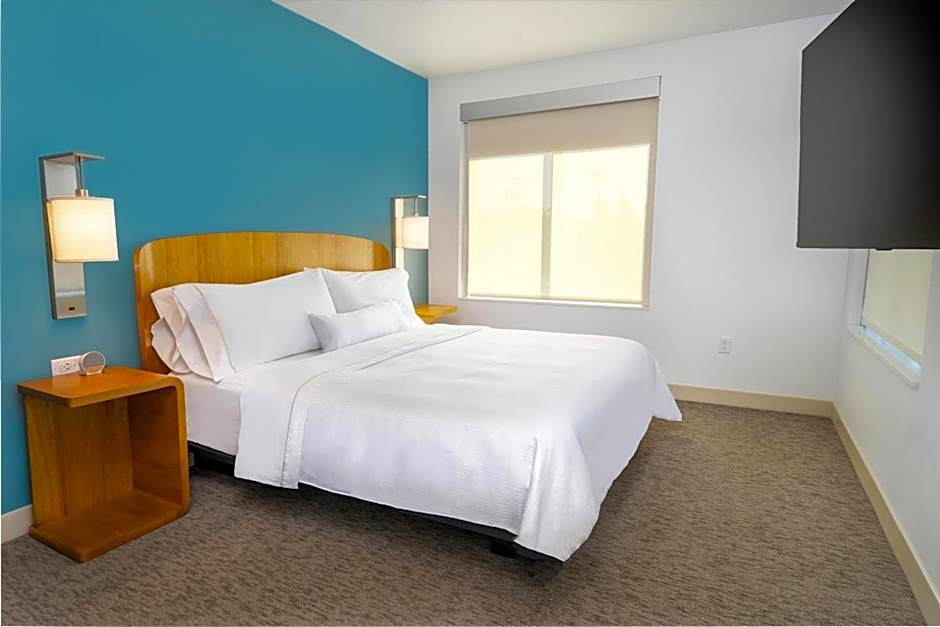 Element Sacramento Airport