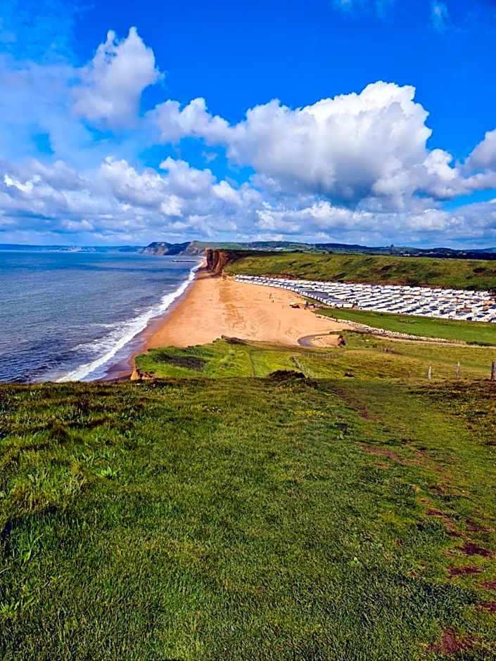 FRESHWATER BEACH HOLIDAY HOME