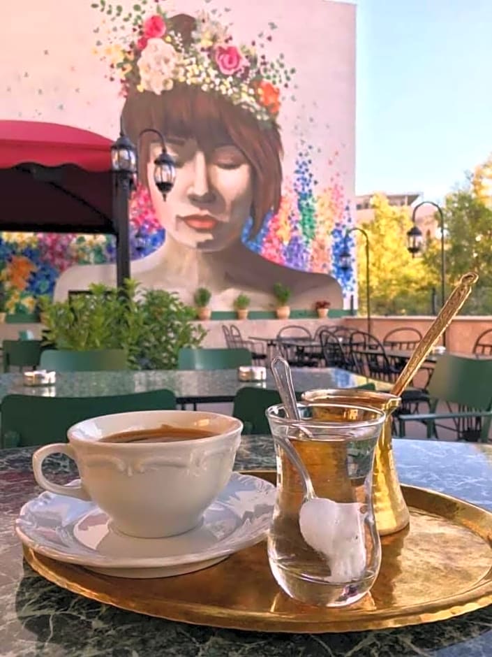 Ederlezi Zoubourlou Aparthotel