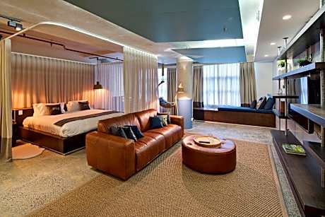 Luxury Plus Suite