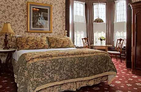 Two-Bedroom King Suite