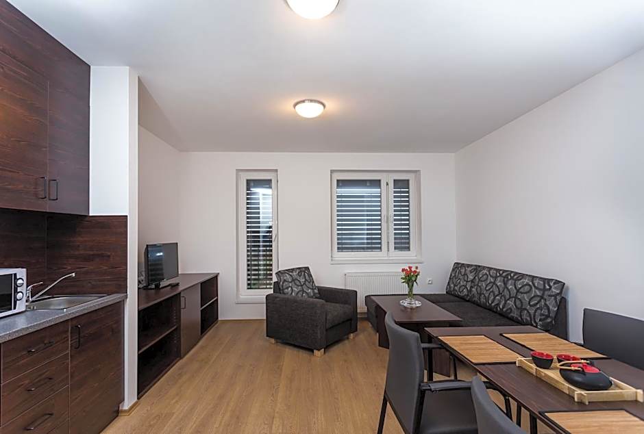 Barok Hotel and Apartments