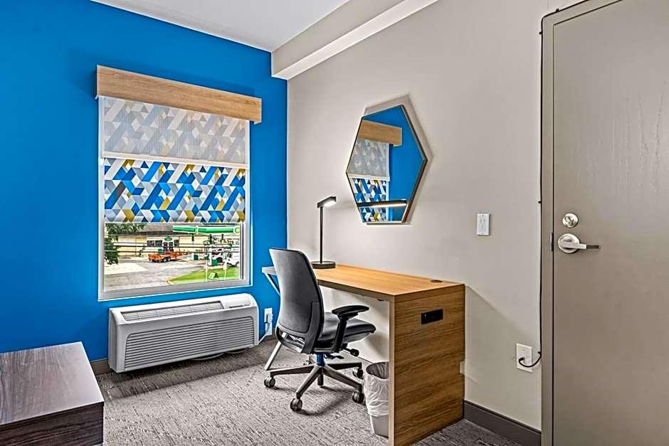 Holiday Inn Express Carneys Point New Jersey Turnpike Exit 1 By IHG