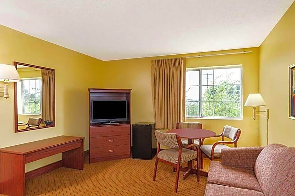 Western Inn & Suites