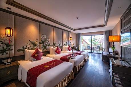 Triple Room with Balcony