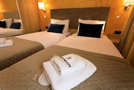 Twin Room with Balcony