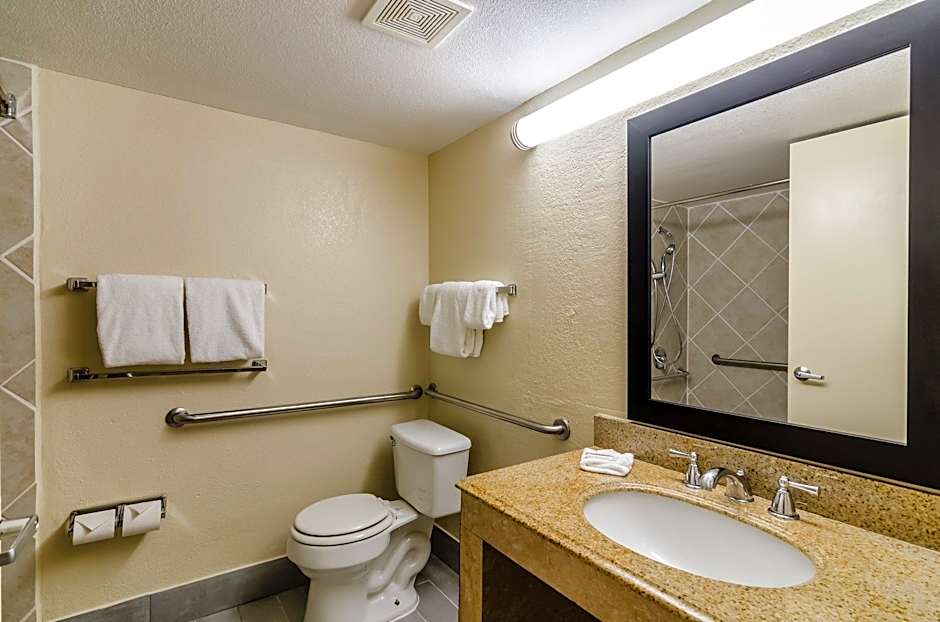 Red Roof Inn PLUS+ Wichita East