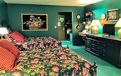 Suite with Garden View