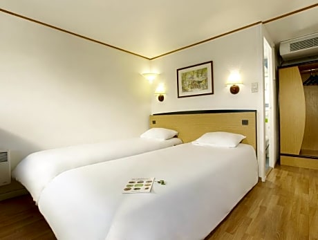 Triple Room - 3 Single Beds