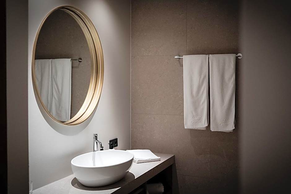 The Oswald Grand Hotel