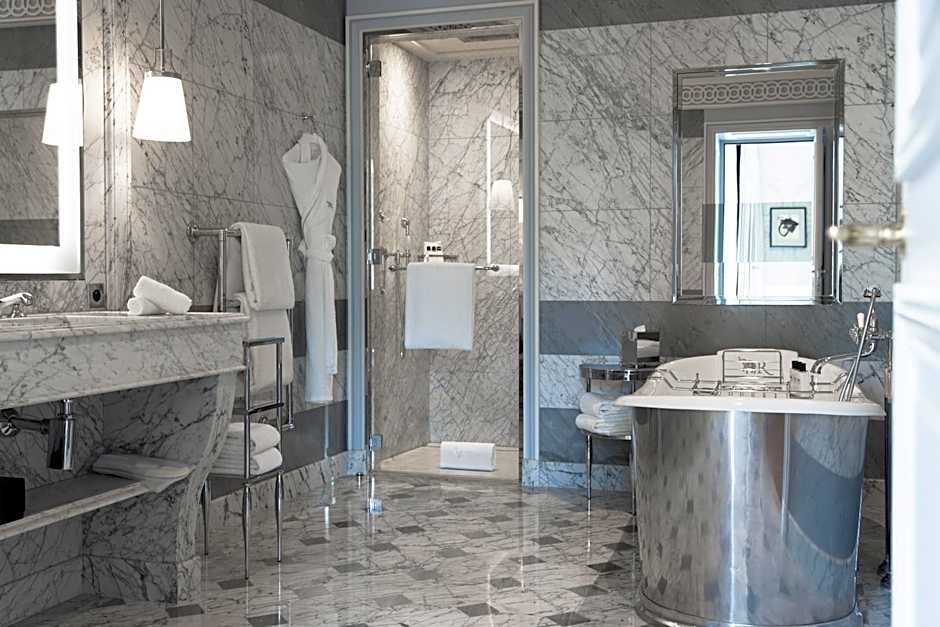 La Réserve Paris Hotel & Spa