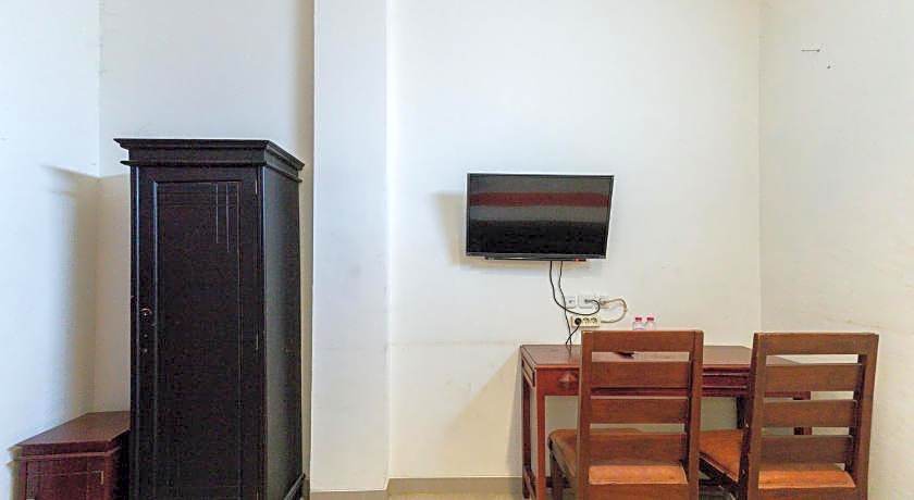 RedDoorz @ Raya Ngagel 2