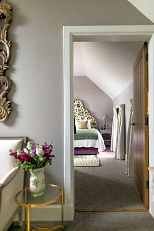 Deluxe Two-Bedroom Cottage