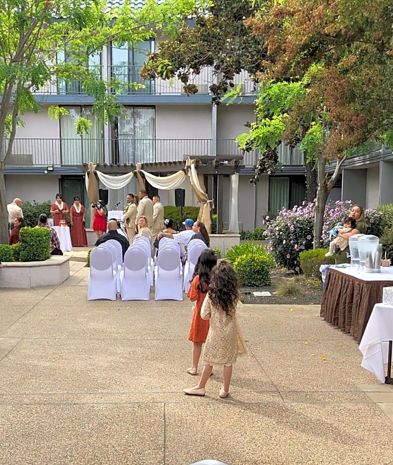 Holiday Inn Dublin - Pleasanton By IHG