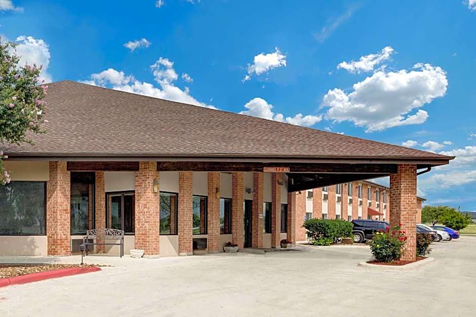 Baymont by Wyndham San Marcos