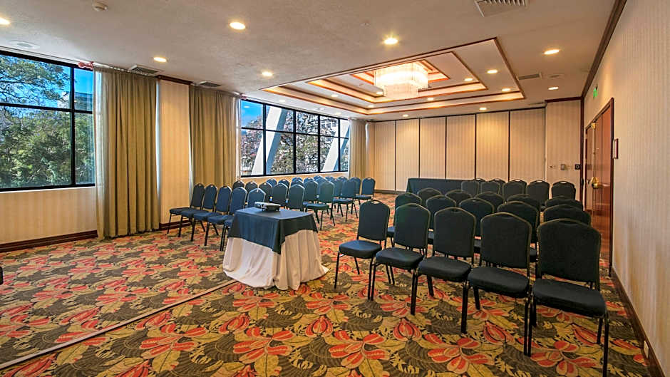 Delta Hotels by Marriott San Jose Aurola