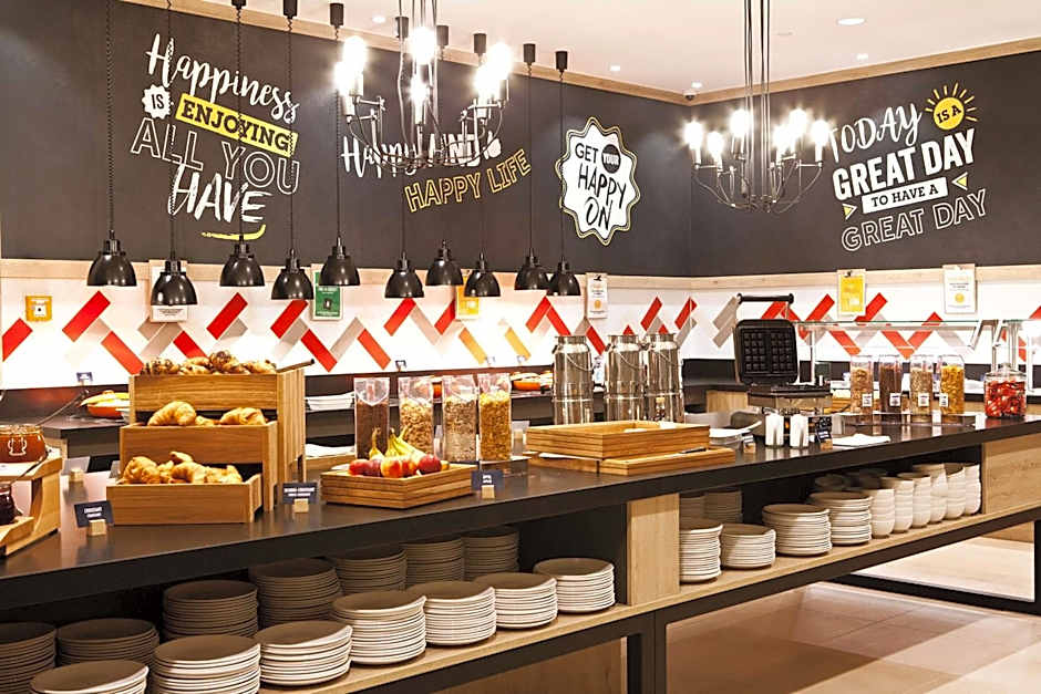 Hampton by Hilton Berlin City East Side Gallery