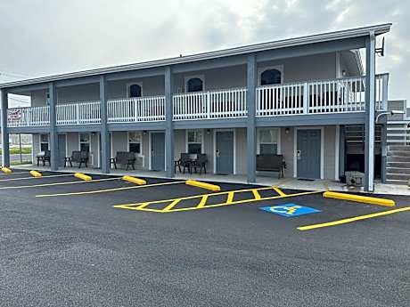 Village Inn Motel By OYO Rockport