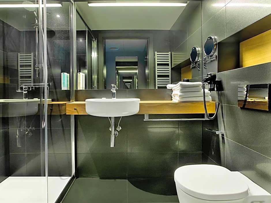 Regatta Hotel Restauracja Spa