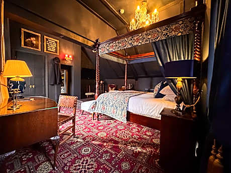 Four Poster Double Room