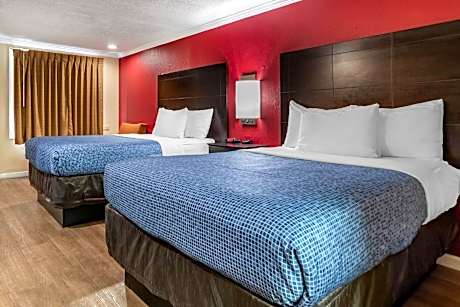 2 Double Beds, Smoking