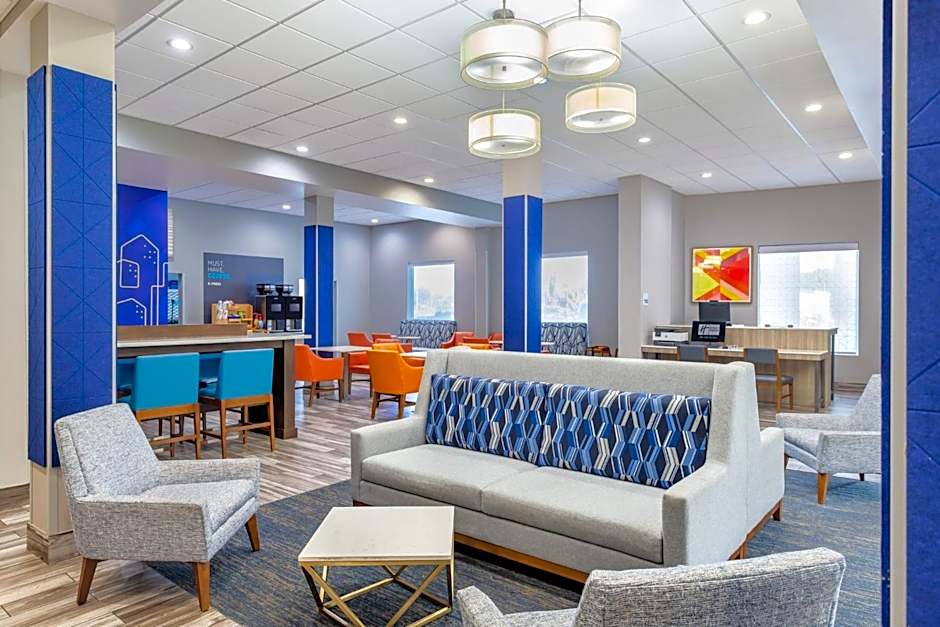 Holiday Inn Express & Suites Memphis Arpt Elvis Presley Blv By IHG