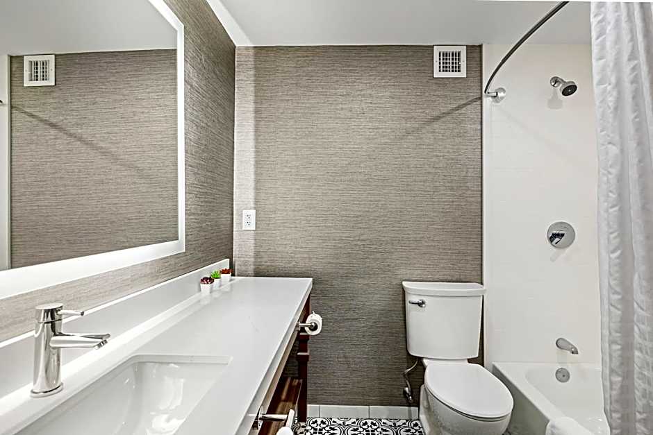 John Carver Inn & Spa