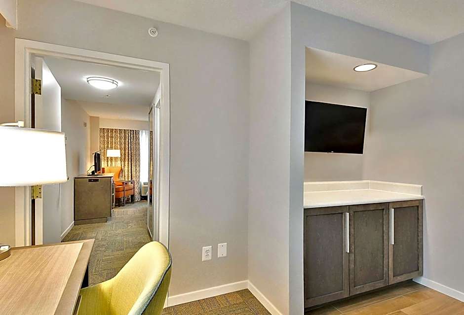 Hampton Inn By Hilton Alexandria-Old Town/King St. Metro