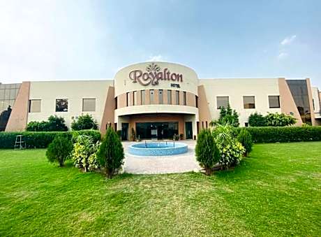 Royalton Hotel Faisalabad 