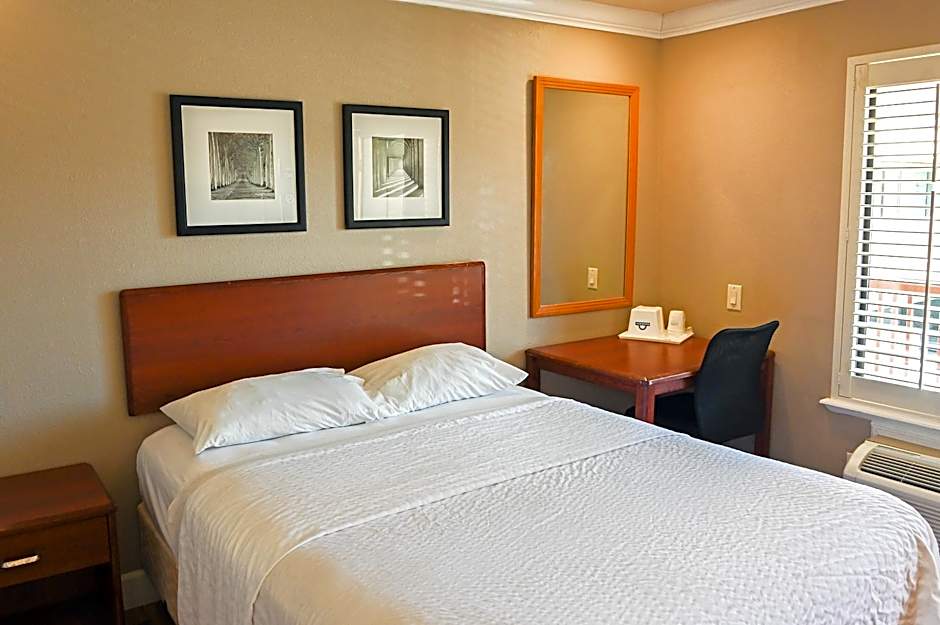 Days Inn by Wyndham San Francisco S/Oyster Point Airport