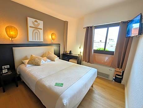 Triple Room - City Side