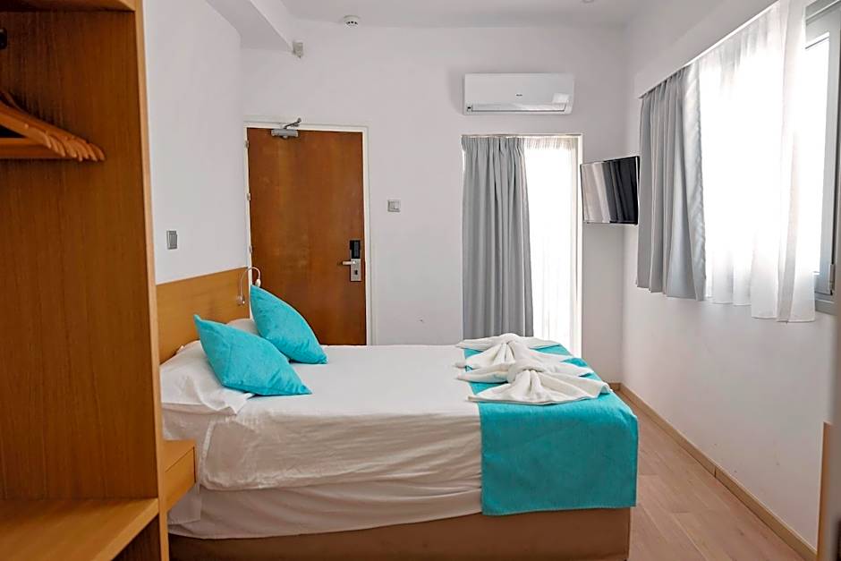 Pyramos Hotel