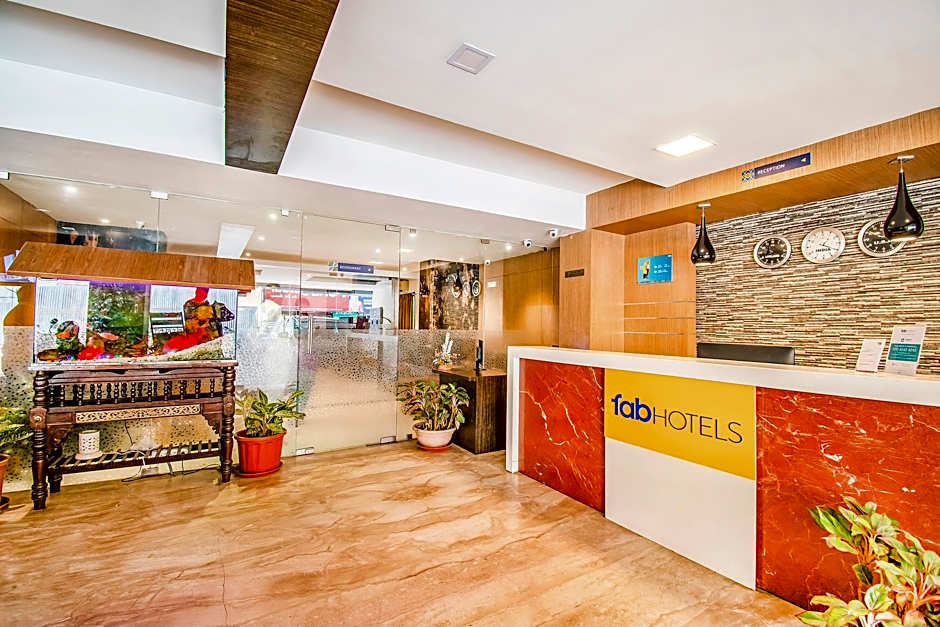 FabHotel Jansi Deluxe - Nr. Gandhipuram Bus stand