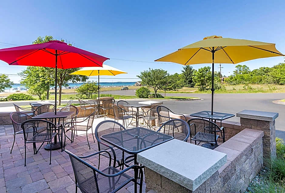 Sleep Inn & Suites Bay View Acme - Traverse City