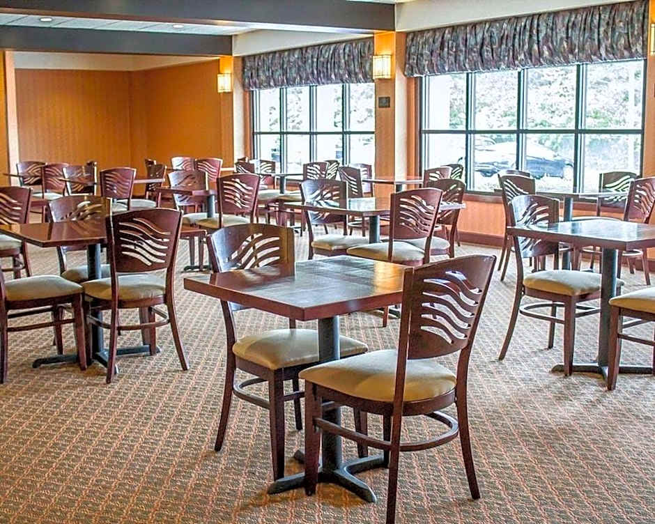 Norwood Inn & Suites Columbus