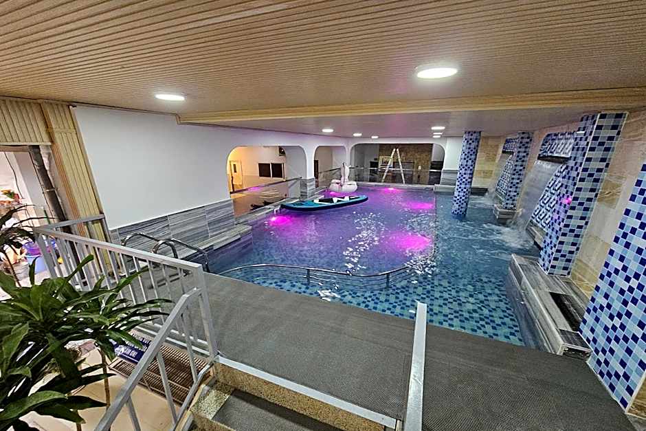 Tuyet Lan Hotel
