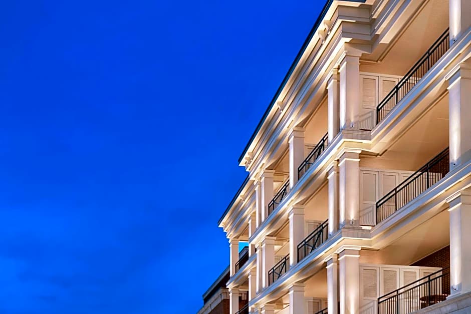 The Harpeth Downtown Franklin, Curio Collection by Hilton