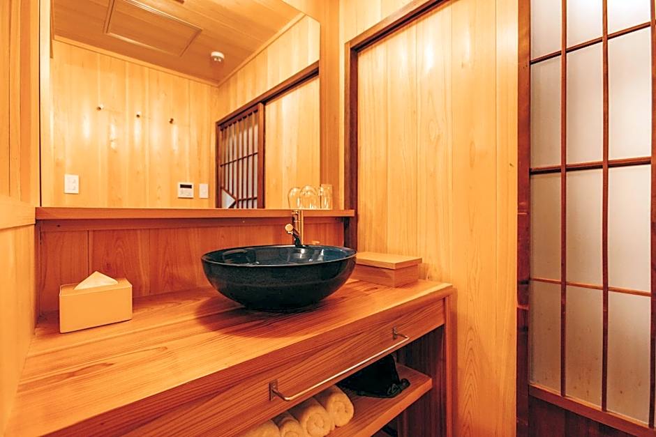 UHN Nara Mannenhitsu Hompo formerly RITA Gosemachi