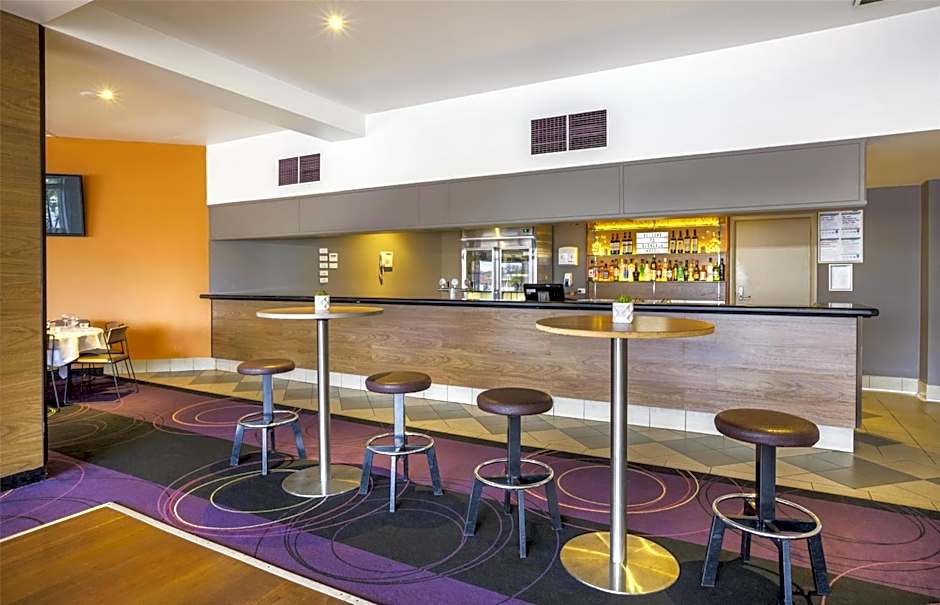 Nightcap at Glengala Hotel